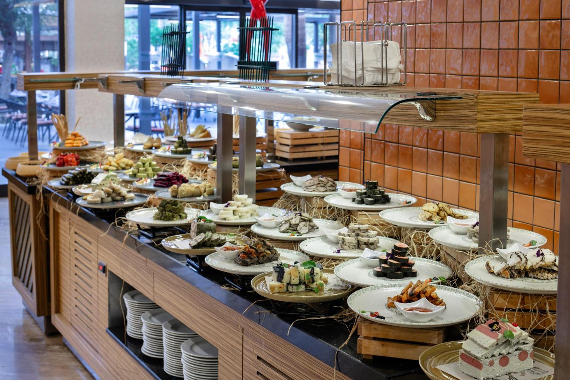 Курортний комплекс Megasaray 5*